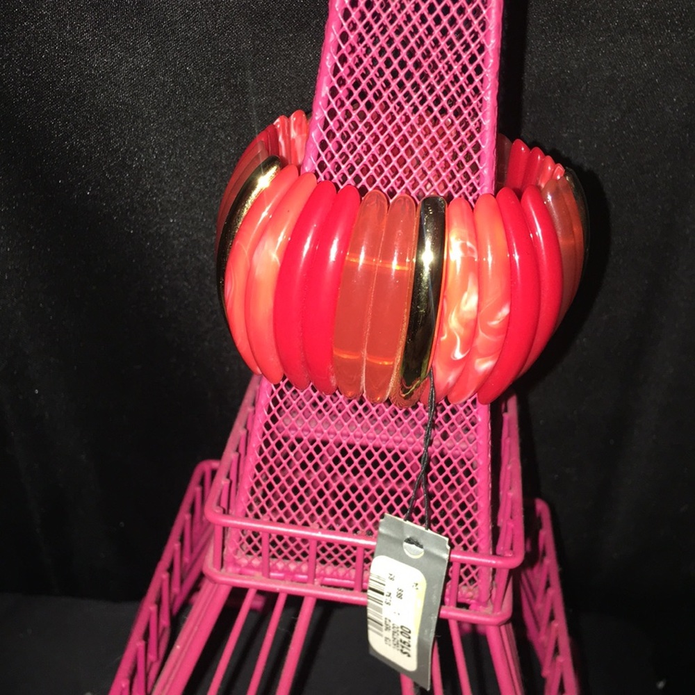 Stretchy red bangle